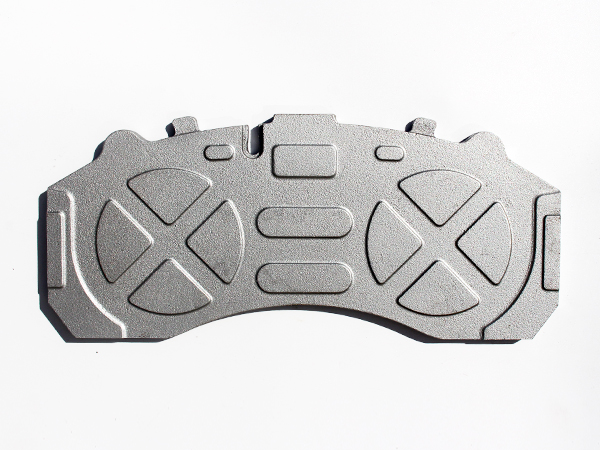 如何通過(guò)保養(yǎng)來(lái)延長(zhǎng)剎車片鋼背的使用壽命？